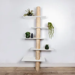 Stellen Sie Ihr Baumstamm-Wandregal Einar selbst zusammen | 250 cm